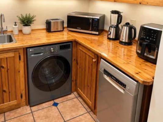 Eco Haven - Views Solar and Water - Kitchenette