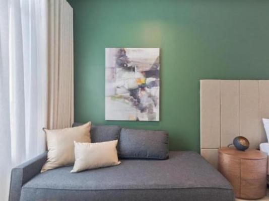830 Prestigious Residential Menlyn Maine Triology - Seating area