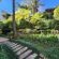 LoeriesNest - Garden view