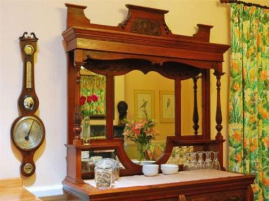 Purcrest Guest House - Decorative detail