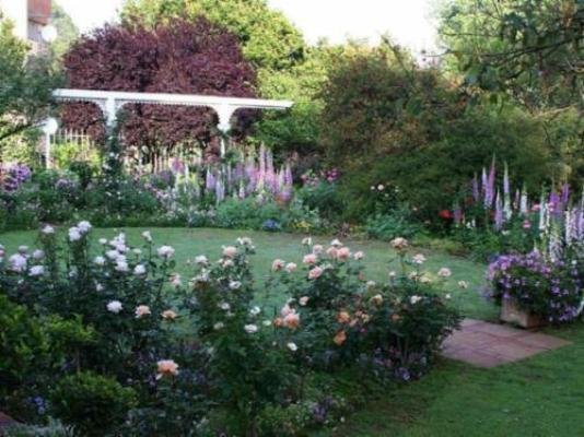 Purcrest Guest House - Garden view