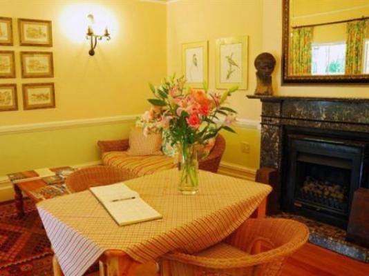 Purcrest Guest House - Living Room