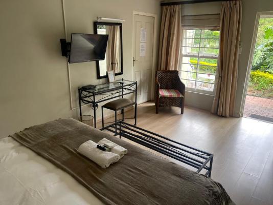 Room image 4