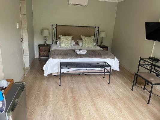 Room image 5