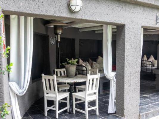 Muckleneuk Manor B&B - Patio