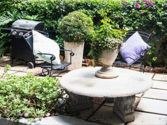 Muckleneuk Manor B&B - Patio