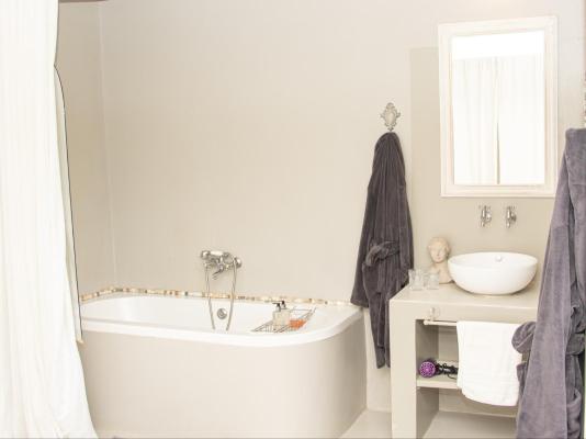 Room image 38
