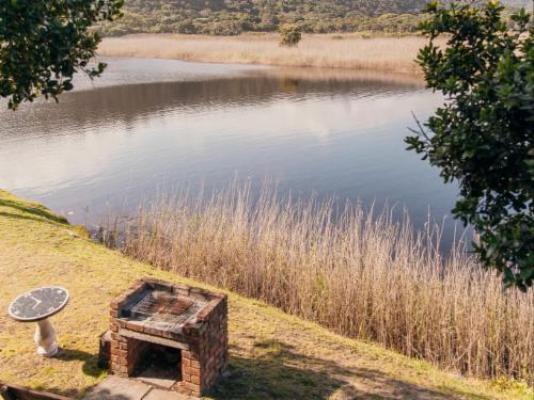 Riverside Self Catering Cabin - Braai/BBQ facilities