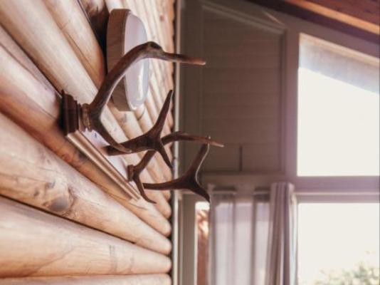 Riverside Self Catering Cabin - Decorative detail