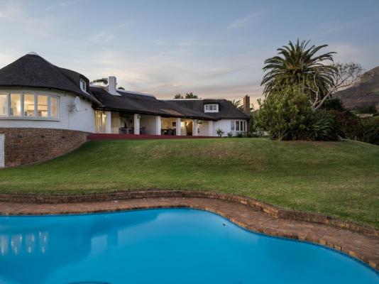 La Felicita Villas & Red Victorian Mansion - 288182