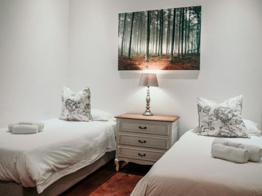 Room image 2