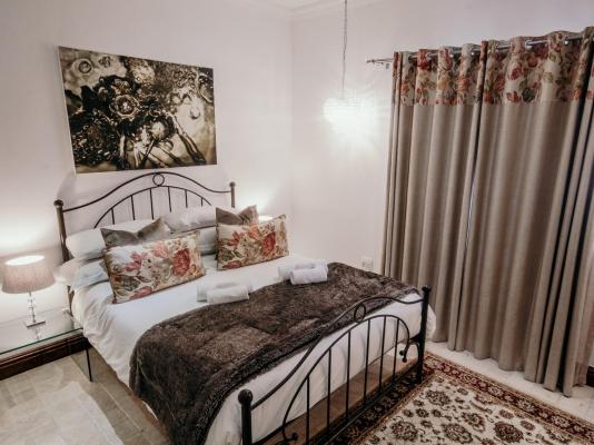 La Felicita Villas & Red Victorian Mansion - 288272