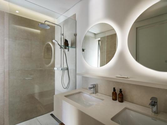Room image 4
