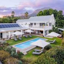 Explorer Guesthouse - 288381