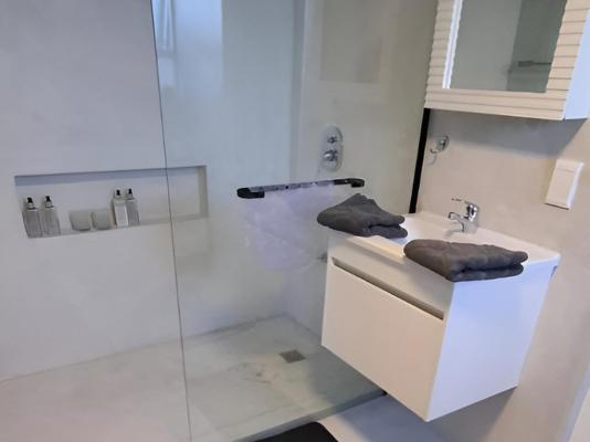 Room image 4