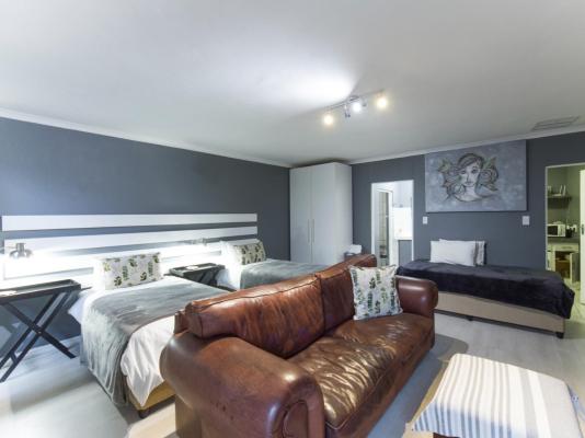 Room image 4