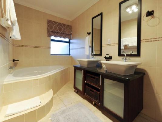 Ashwood Boutique Hotel - 288577