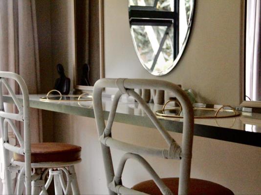 Room image 4