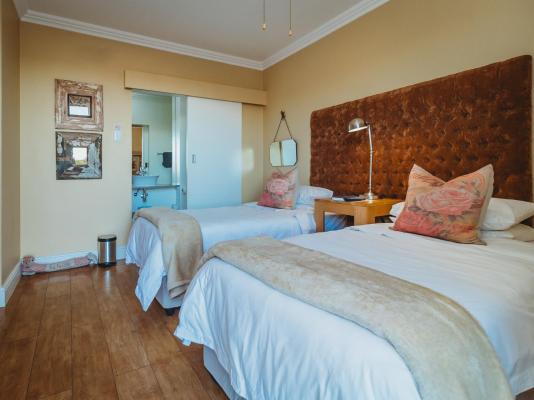 Room image 3
