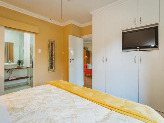 Room image 5