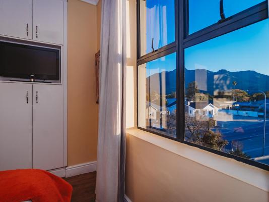 Room image 4
