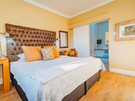 Room image 11