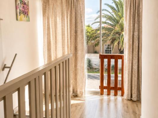 Bay Breeze Guesthouse - 289091