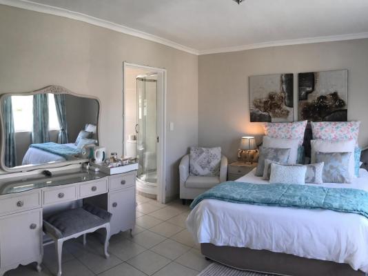 Bay Breeze Guesthouse - 289103