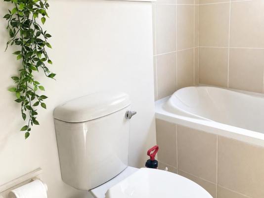Bay Breeze Guesthouse - 289106