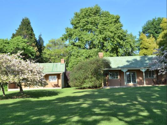Halliwell Country Inn - 289266