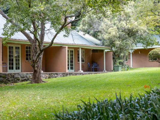 Halliwell Country Inn - 289270