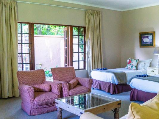 Halliwell Country Inn - 289281