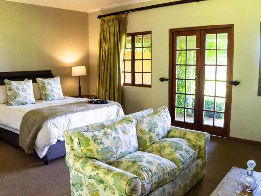 Halliwell Country Inn - 289283