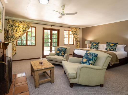 Halliwell Country Inn - 289287