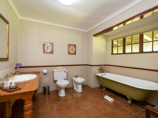 Halliwell Country Inn - 289288