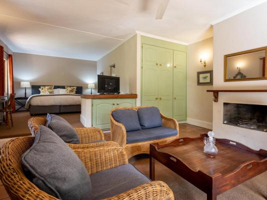 Halliwell Country Inn - 289295