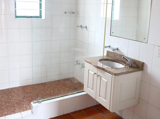 Room image 5