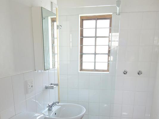 Room image 1