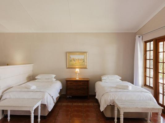 Room image 3