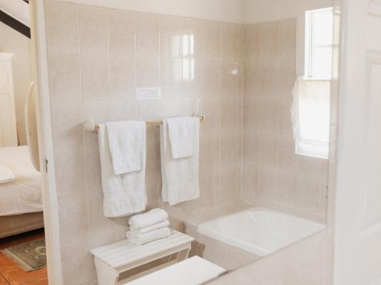 Room image 3