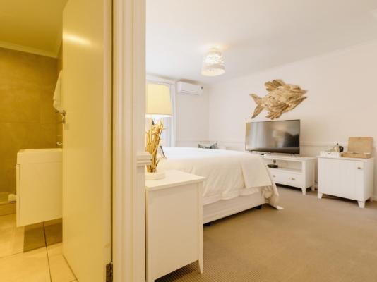 Room image 5