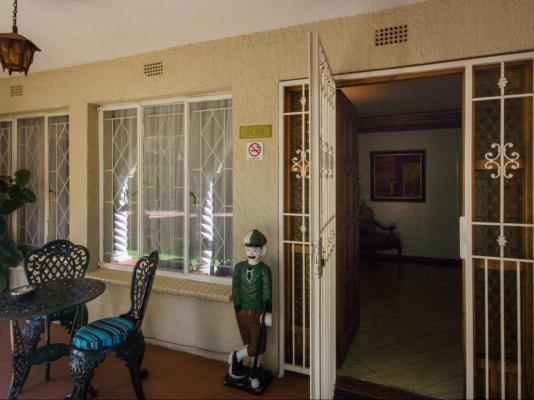 Room image 5