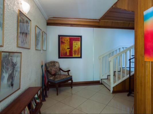 Room image 6