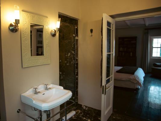 Room image 11
