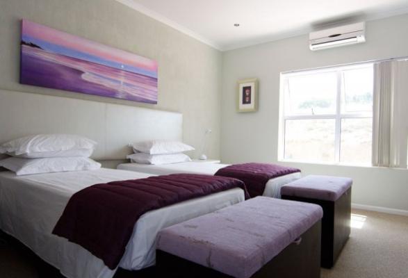Room image 3