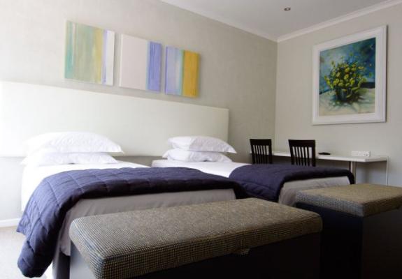 Room image 4