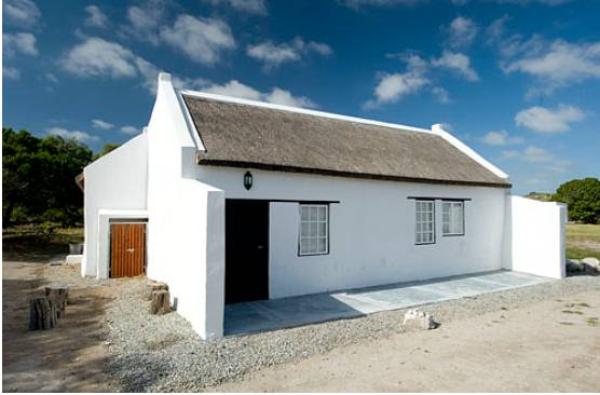 Renosterkop Family Cottage (FA4)