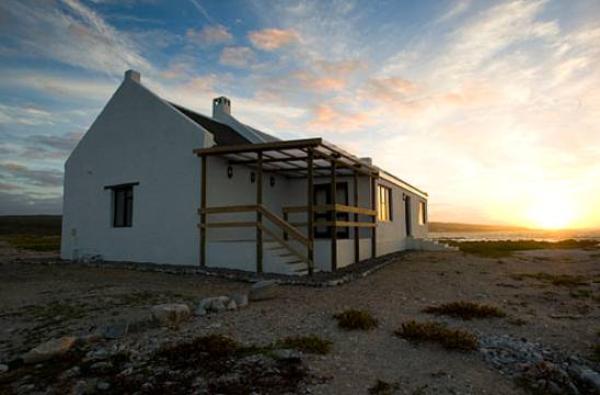 Lagoon House (Exterior)
