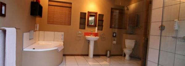 Hog Hollow Country Lodge