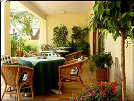 Oak Tree Lodge